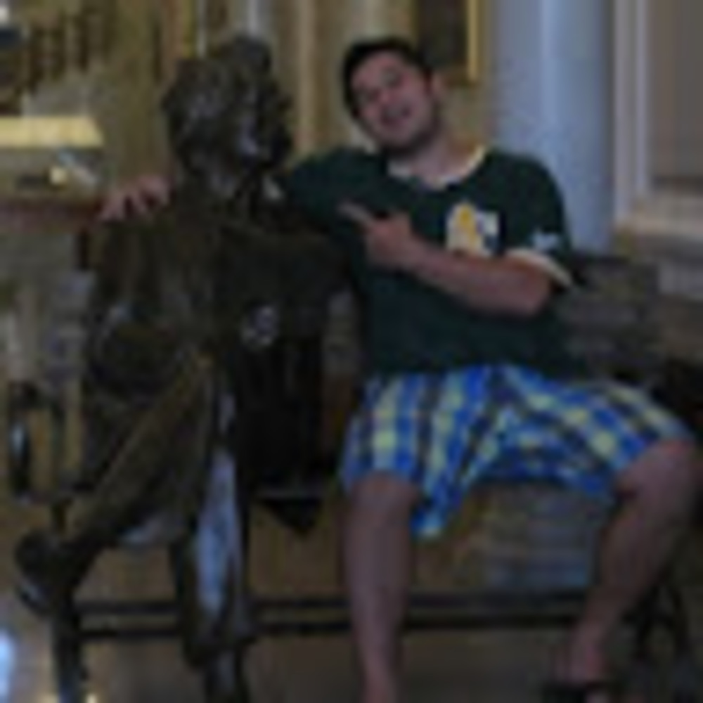 Meet your Posher, Medi